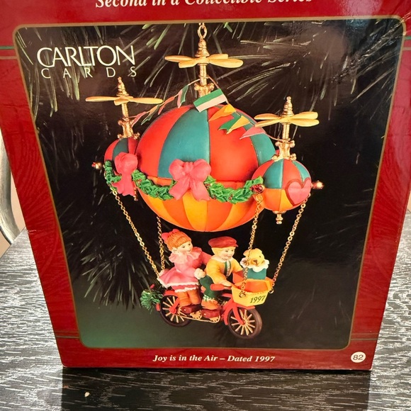Carlton Cards Festive Hot Air Balloon Ornament - Picture 2 of 8